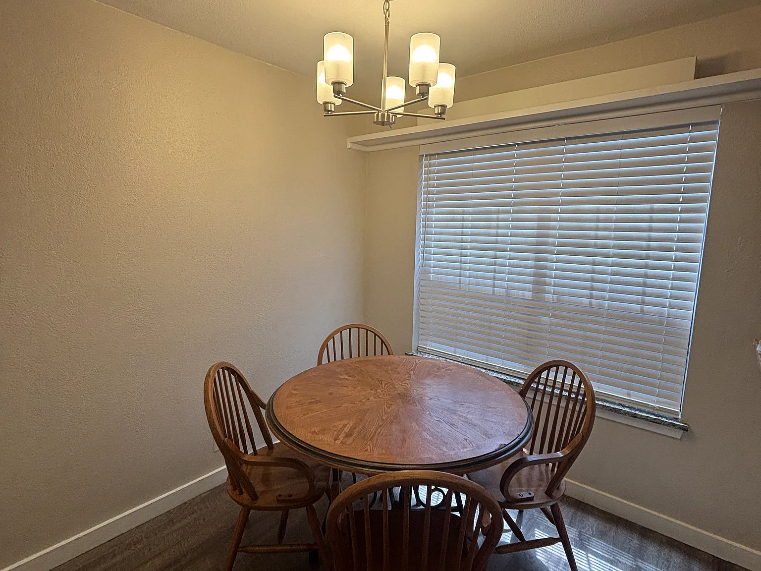 929 W Hickory St — Photo 3