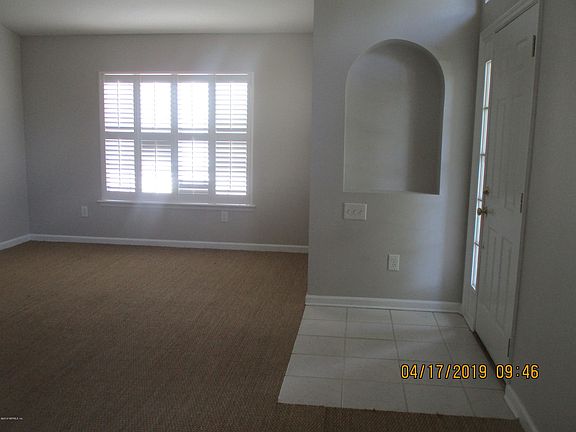 3rd image of 676 Lake Stone Cir