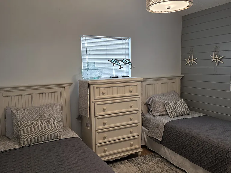 203 Aberdeen Ct — Photo 8