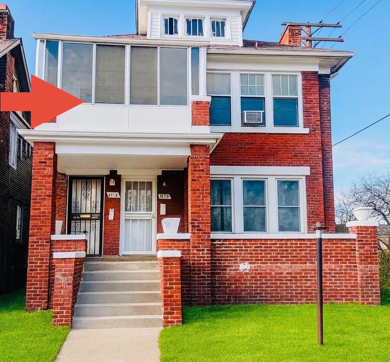 3 bed, 1.5 bath, 1200 sqft, $1,300 — Photo 1