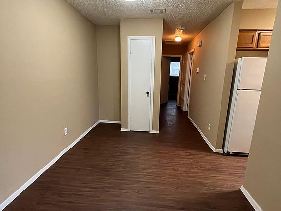 5th image of 806 Sirocco Dr #B