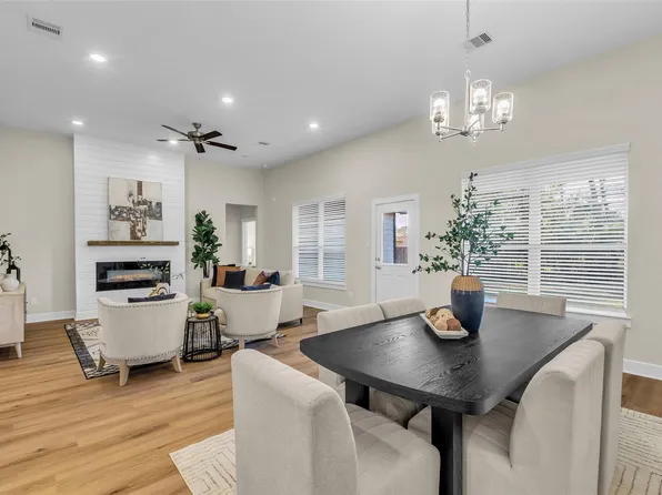 12341 N Chestnut Hills Dr, Conroe, TX 77303