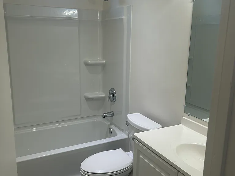 4079 Euclid Ave #U — Photo 3