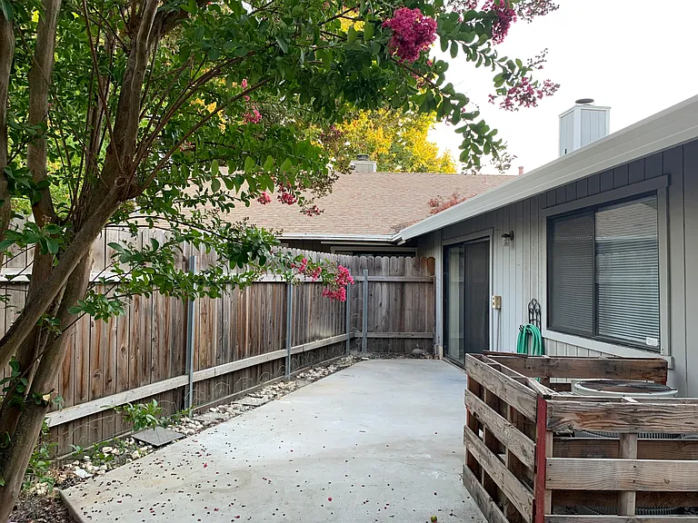 7651 Howerton Dr — Photo 10