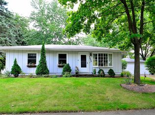 1602 Lucylle Ave, St Charles, IL