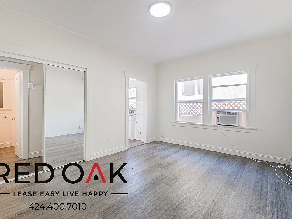 527 W 15th St #5