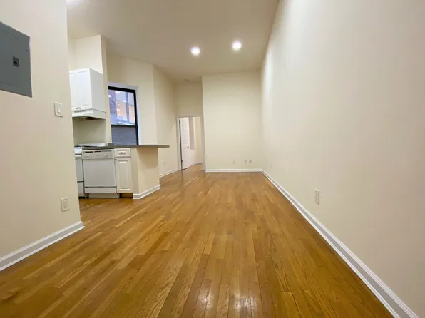 130 East 93rd Street image 2 of 7