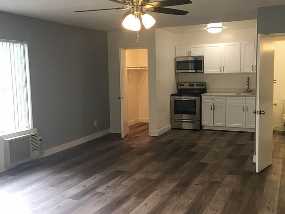 4th image of 18555 Burbank Blvd APT 25