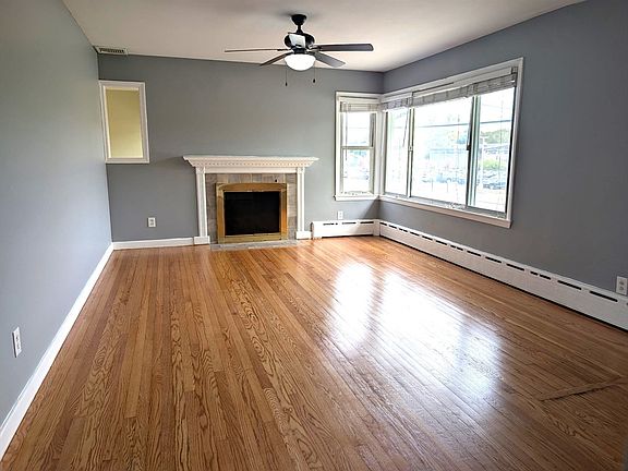 3rd image of 98 Pleasant View St