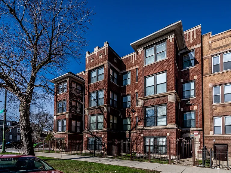 5854 S Michigan — Photo 12