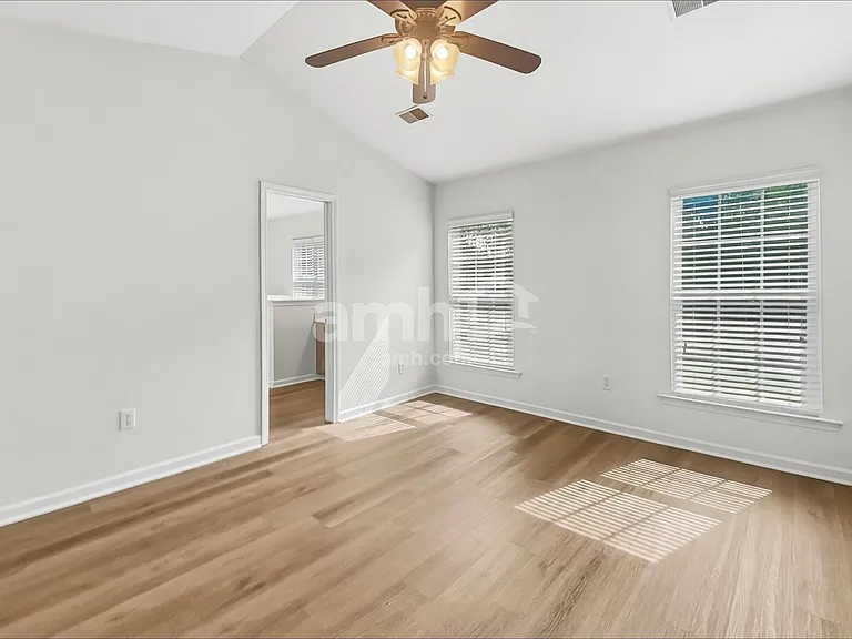 38 Argyle Ct — Photo 11