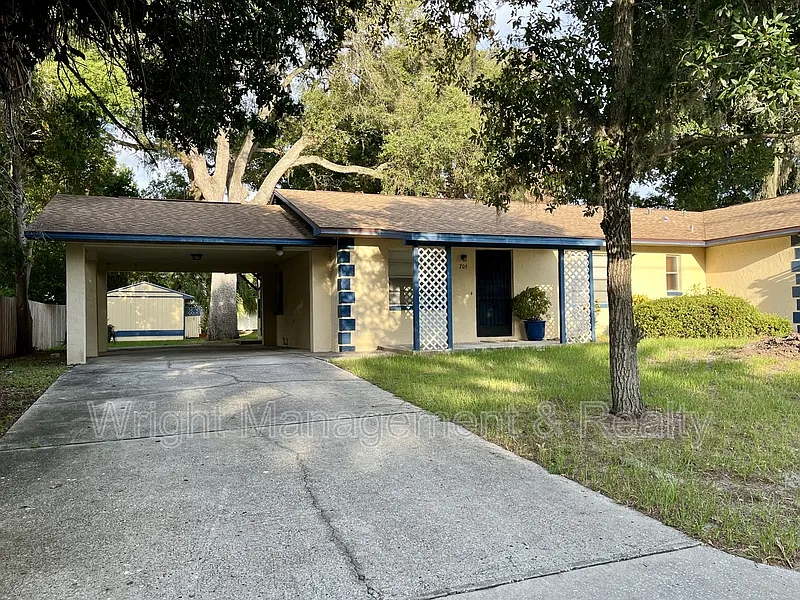 3 bed, 2.0 bath, 1063 sqft, $1,795 — Photo 2