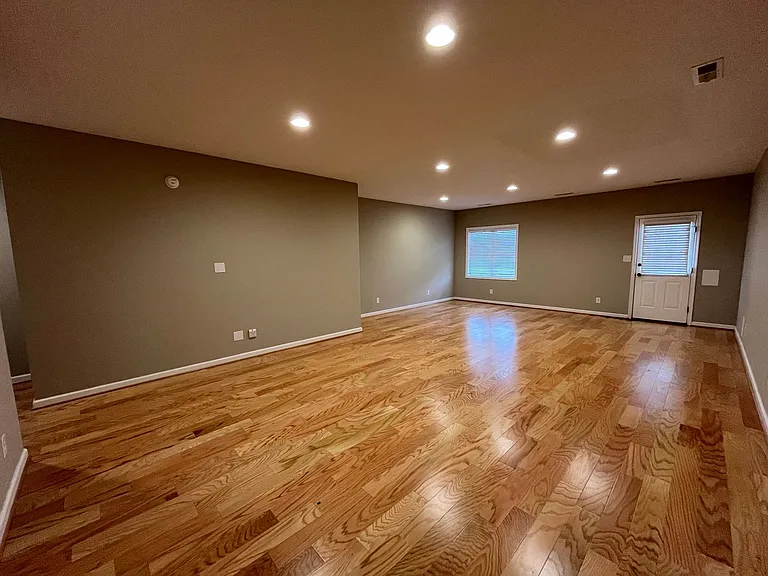 696 Wyndhurst Dr — Photo 35