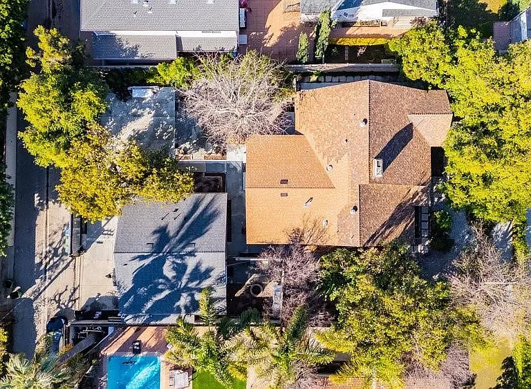 5825 Fulton Ave — Photo 37