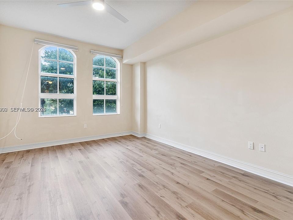 1st image of 3001 NE 185th St APT 219