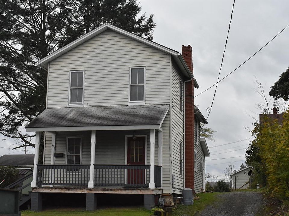 Exterior/Front