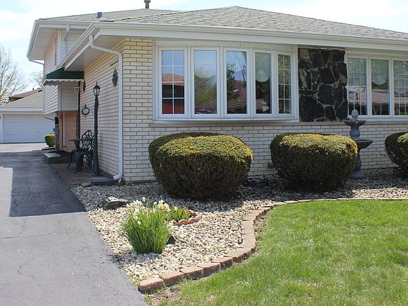2nd image of 13713 Crestview Ct