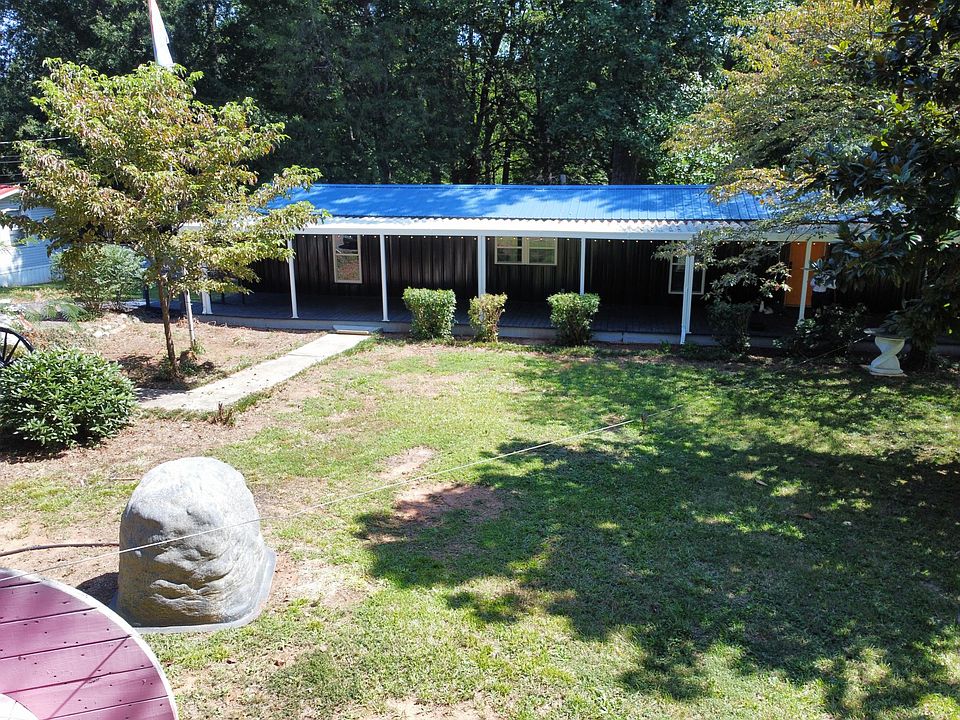 Welcome Home! Spacious front patio