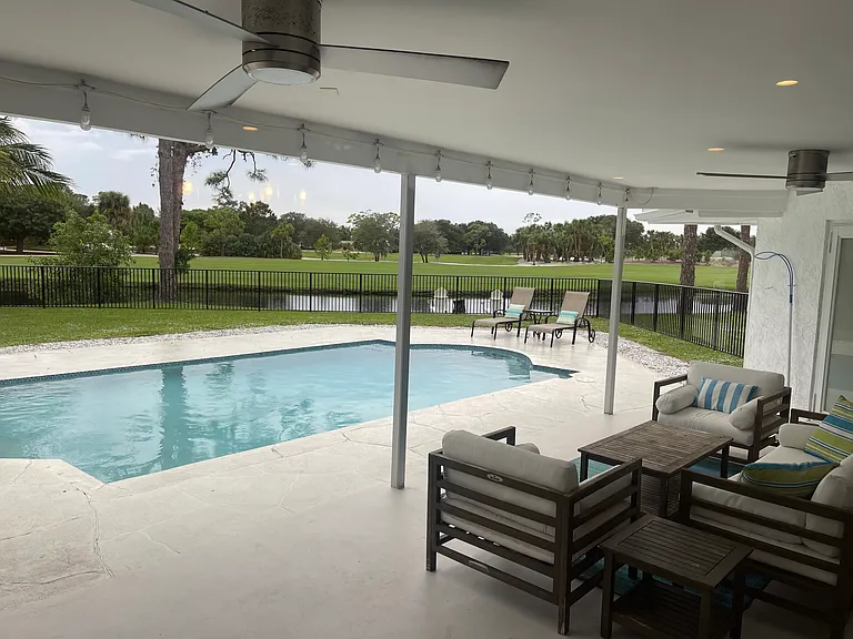 143 Country Club Dr — Photo 3