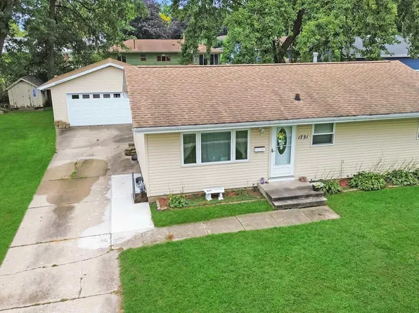 1731 3rd Ave NW, Waverly, IA 50677