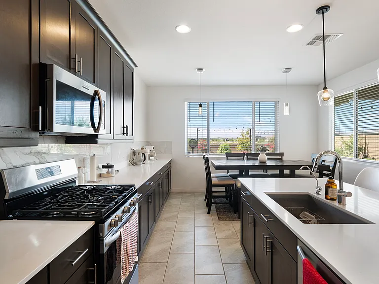 3110 E Hayfield Way — Photo 9