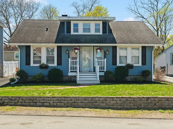19 Lake Shore Dr, Weymouth, MA 02189