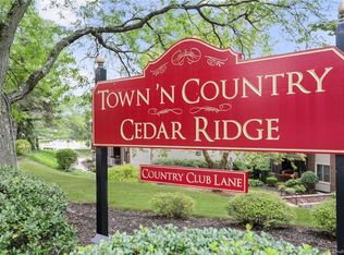 216 Country Club Ln, Pomona, NY 10970