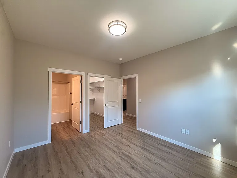 5534-5564 Skyline Rd S — Photo 13
