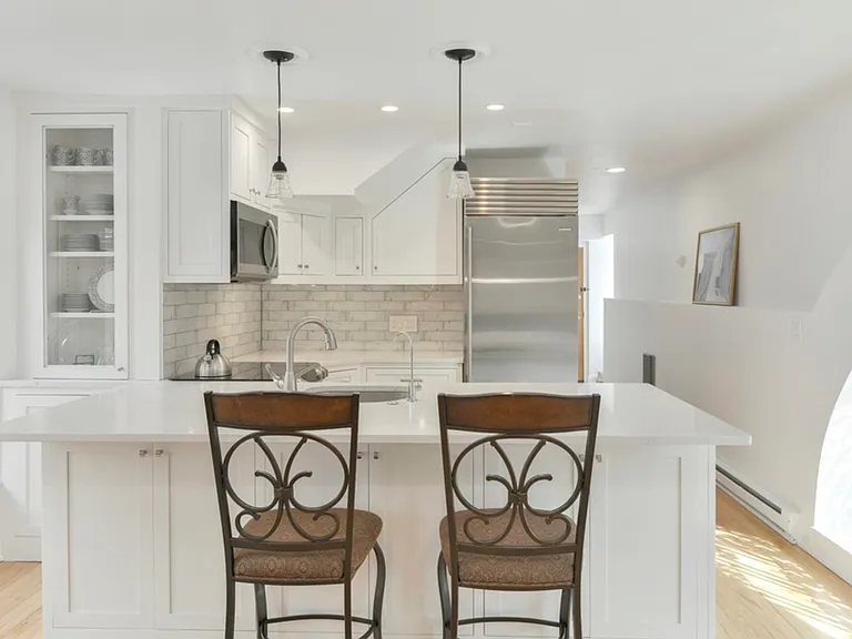 230 Independence Dr #6D — Photo 1