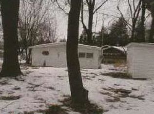 4013 E Woodland Dr, Knox, IN 46534