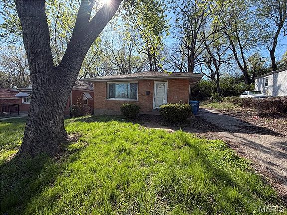 2nd image of 8870 Saint Cyr Dr