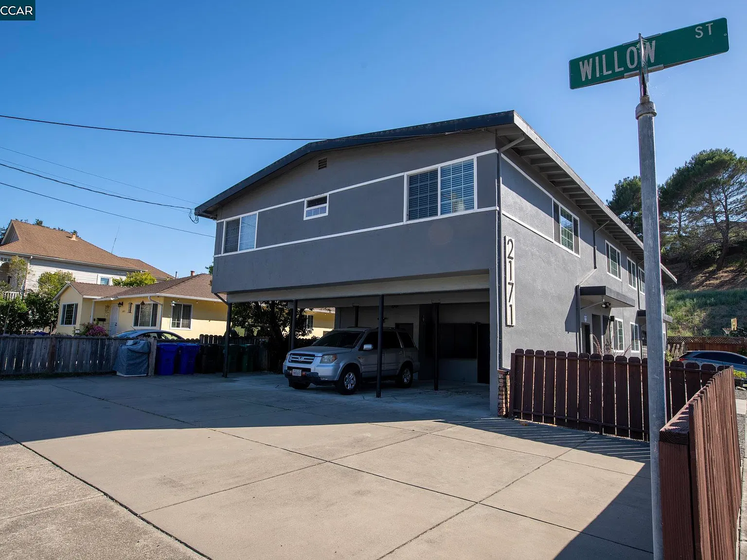 2 bed, 1000 sqft, $2,400 — Photo 3