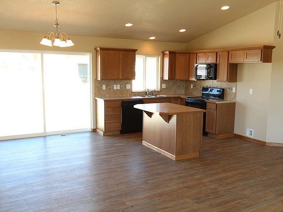3rd image of 17015 E Nora Ave