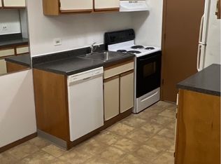 754 N Pioneer Rd #207, Waukegan, IL 60085