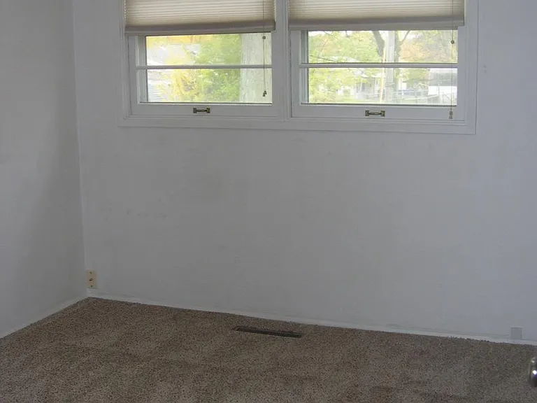 4640 Ford Ave NW — Photo 4