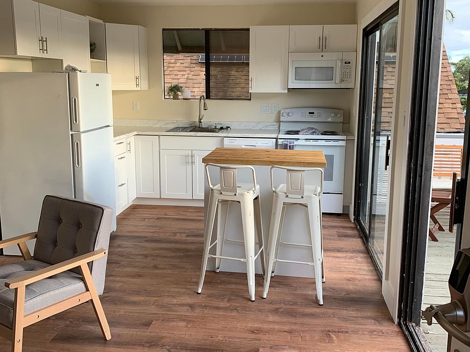 1st image of 231 Waipahe Pl #A