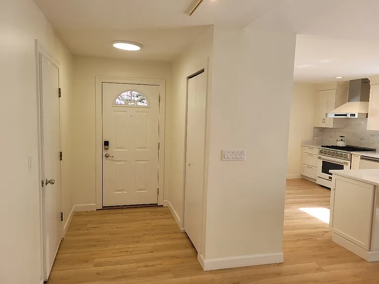 16067 Kirkshire Ave — Photo 15