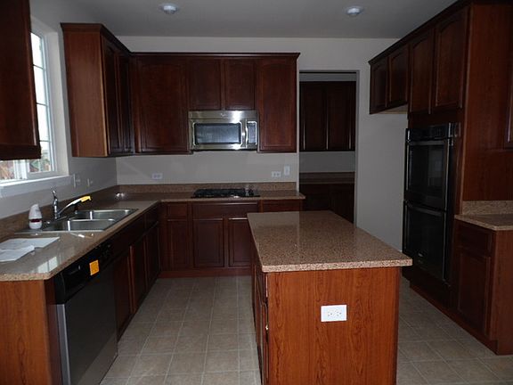 5th image of 636 Northgate Ln
