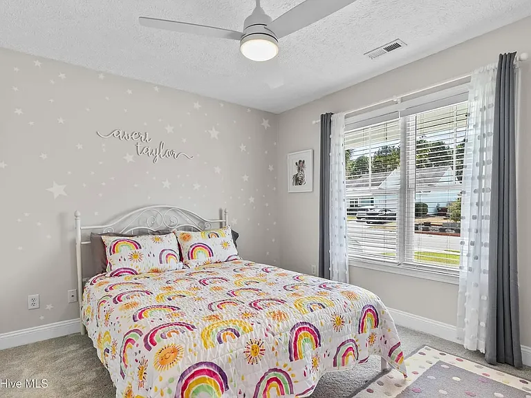 513 Catamaran Dr — Photo 32