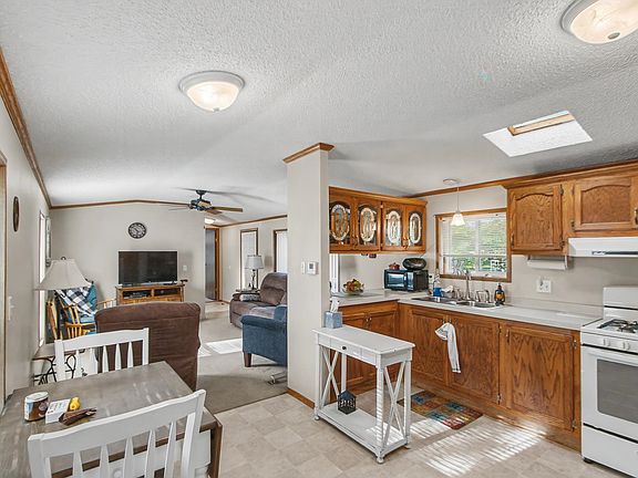 4th image of 336 Ember Ct