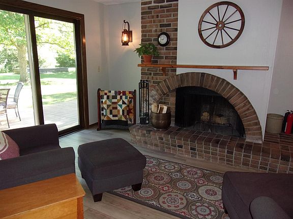 3rd image of 457 Brentwood Dr