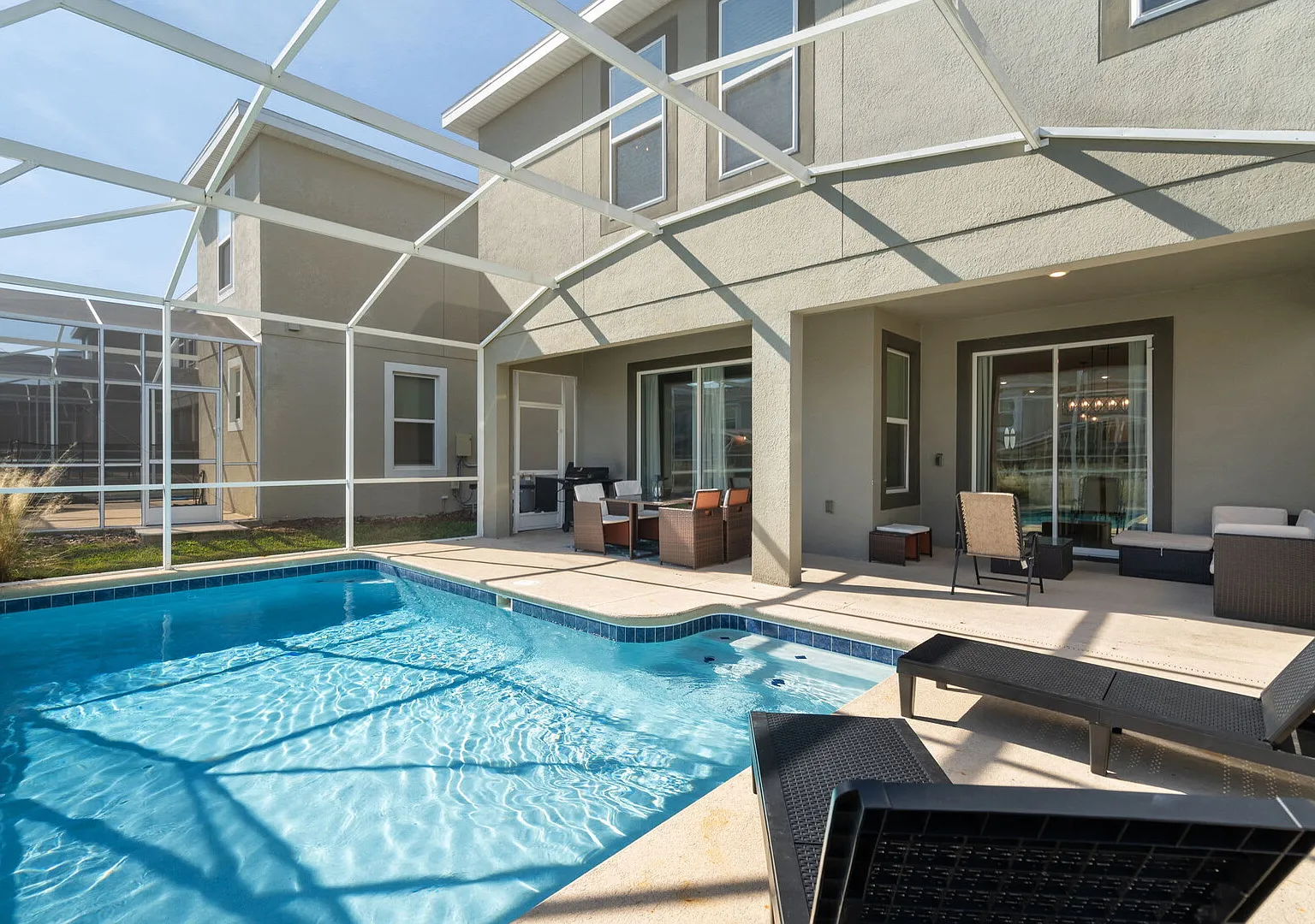 Gorgeous 6-bedroom house with private pool — Photo 2