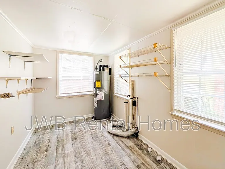 2065 Camden Ave — Photo 8