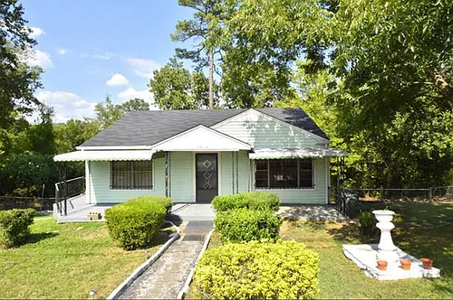 3815 Hoyt St Photo 1