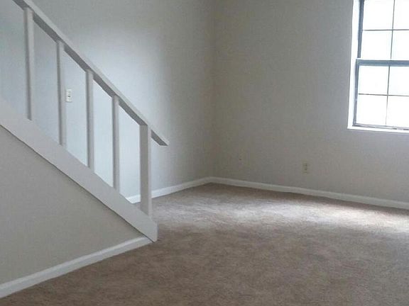 5th image of 3002 Kingston Cir