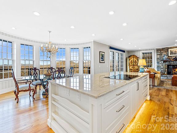 3rd image of 35 Peach Knob Dr