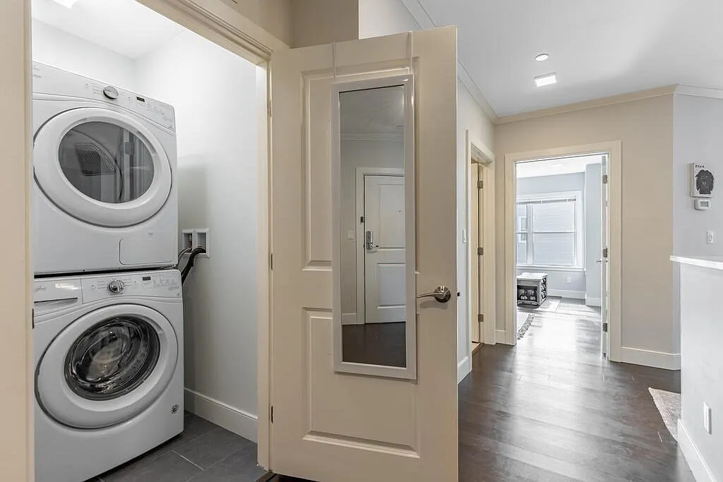 2 bed, 1174 sqft, $3,450 — Photo 2