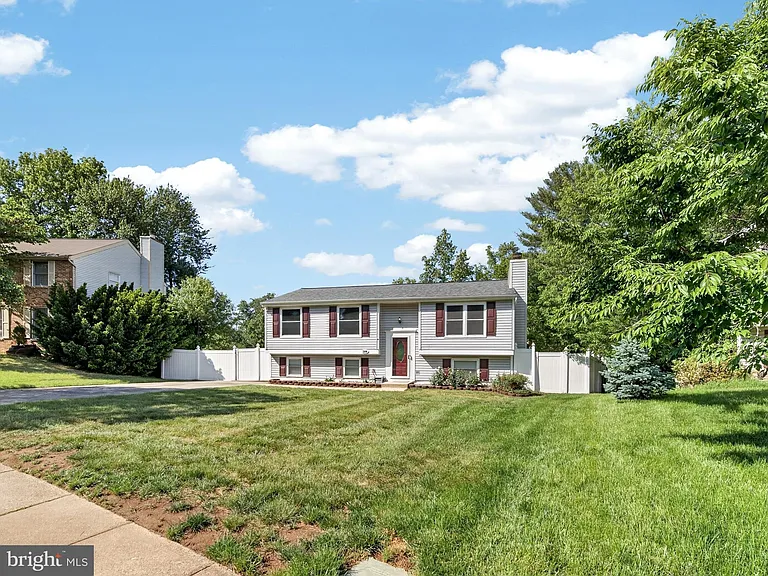 3806 Candlelight Ct — Photo 5