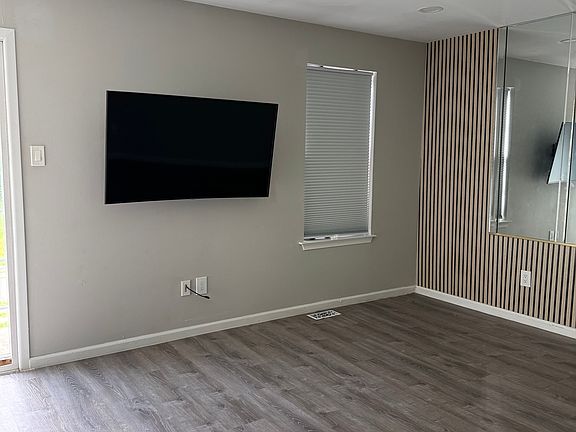 5th image of 24 Blue Jay Dr