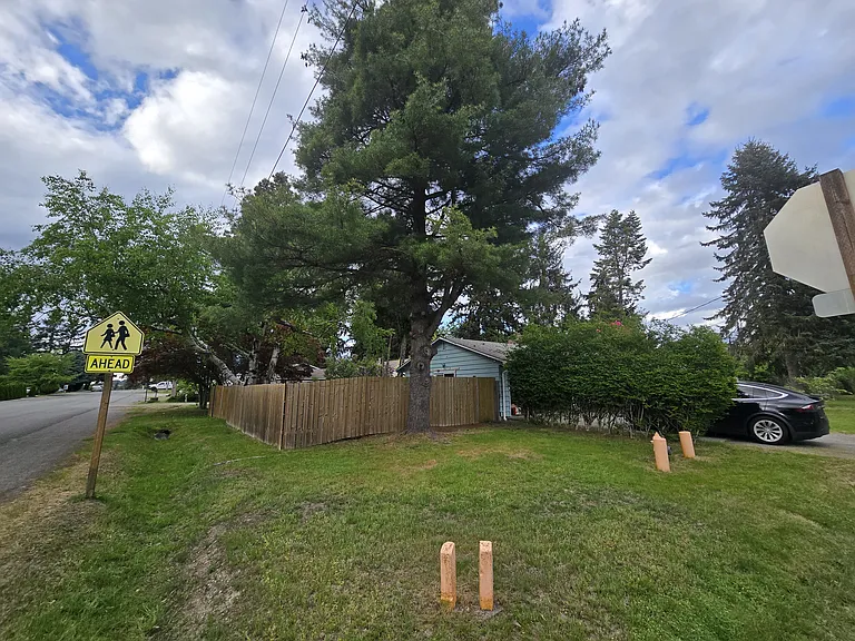4904 NE 9th St — Photo 2